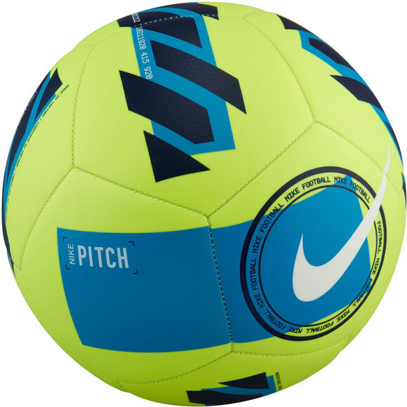 Pitch, fotbalový míč